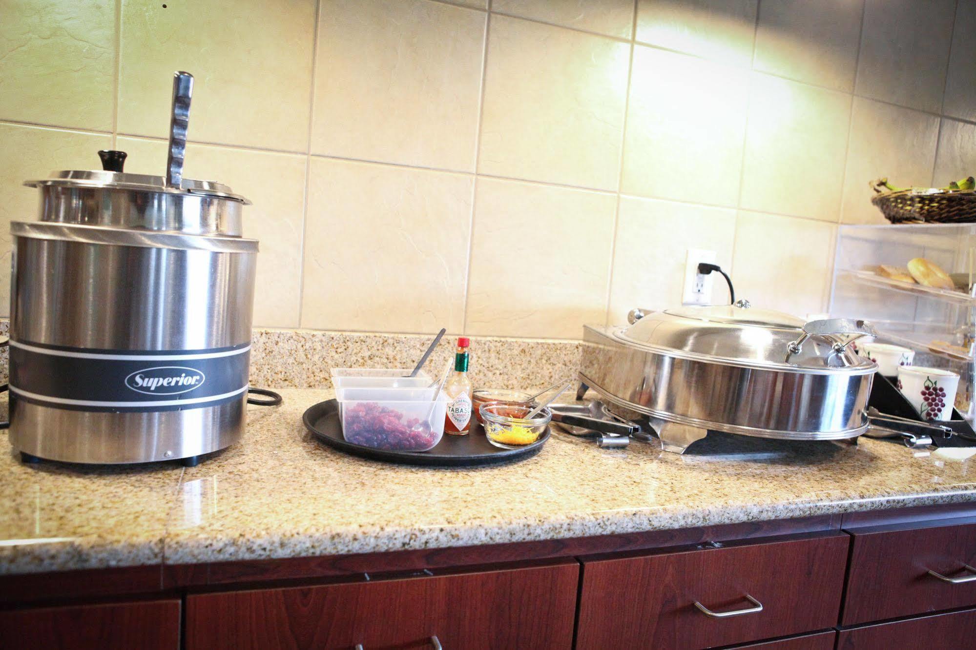 Grandstay Hotel & Suites Perham Εξωτερικό φωτογραφία