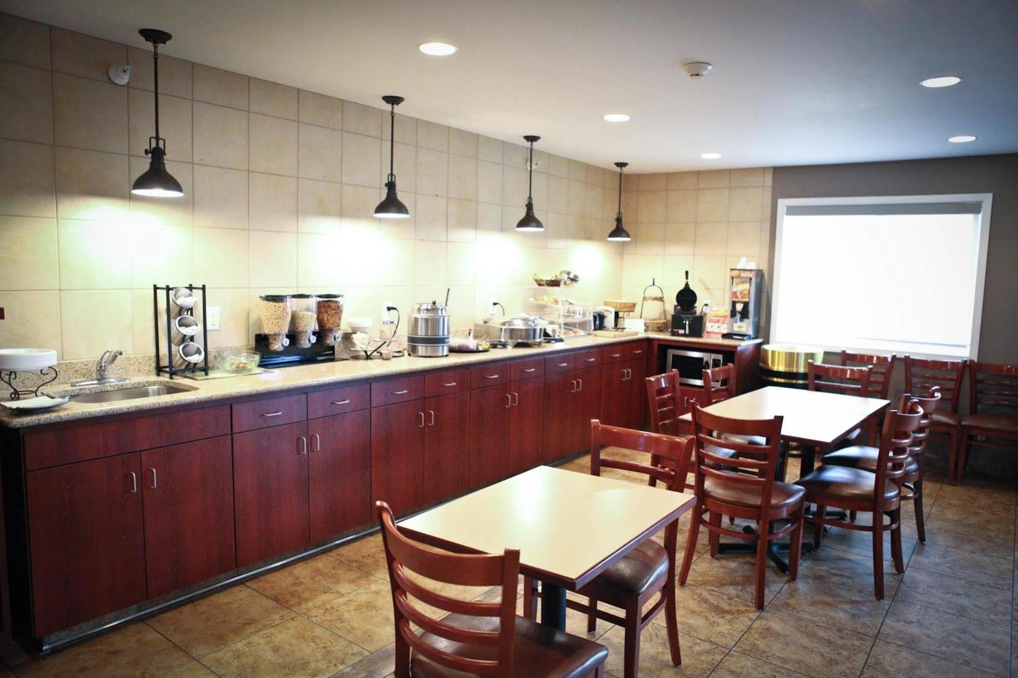 Grandstay Hotel & Suites Perham Εξωτερικό φωτογραφία